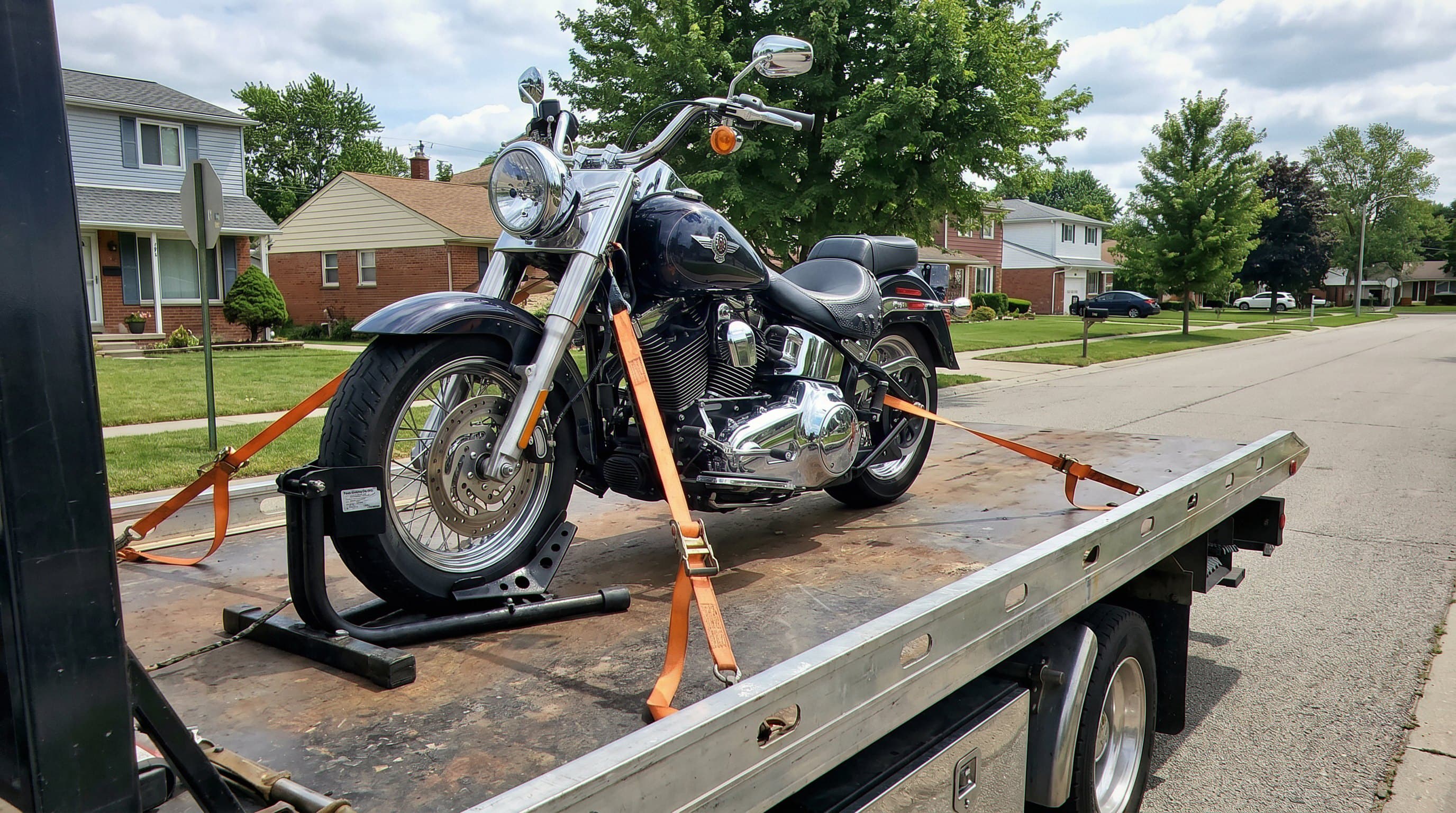 Motorcycle upright flatbed secured
